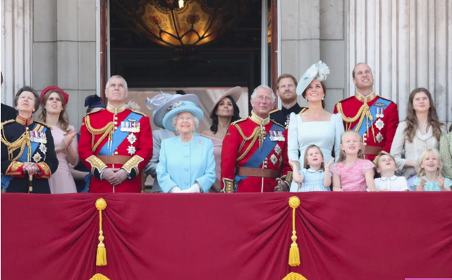 Meghan tham dự dự kiện cùng gia đình hoàng gia vào tháng 6/2018.