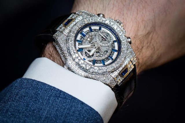 Mặc dù một chiếc đồng hồ kim cương thường là đỉnh cao của nghệ thuật chế tác, người ta vẫn nhìn nhận nó như một món đồ phô trương hơn là sản phẩm tinh xảo. Ảnh: Money Inc.