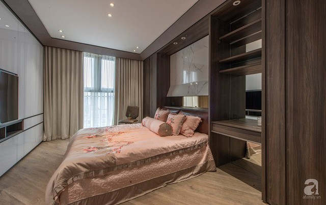 
Phòng ngủ chính với màu sắc nền nã.
