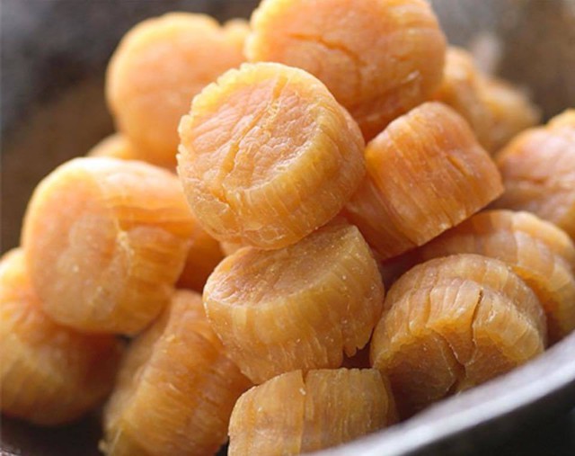 Sò điệp Nhật khô có giá lên tới 10 triệu đồng/kg nhưng các chủ hàng vẫn không đủ hàng để bán cho khách.