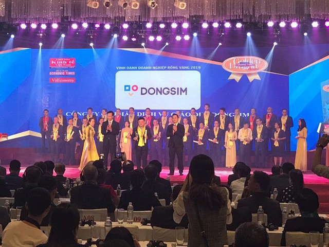 Dongsim Việt Nam vinh dự nhận giải thưởng tại lễ trao giải Rồng Vàng 2019 với những đóng góp cho giáo dục mầm non tại Việt Nam