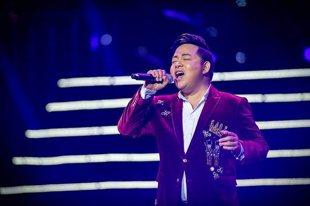 Quang Lê cũng là một trong những khách mời của liveshow Tình bơ vơ. Sau đêm nhạc thành công ở Hà Nội, Chế Linh sẽ mang chương trình lên Lào Cai vào ngày 13/4.