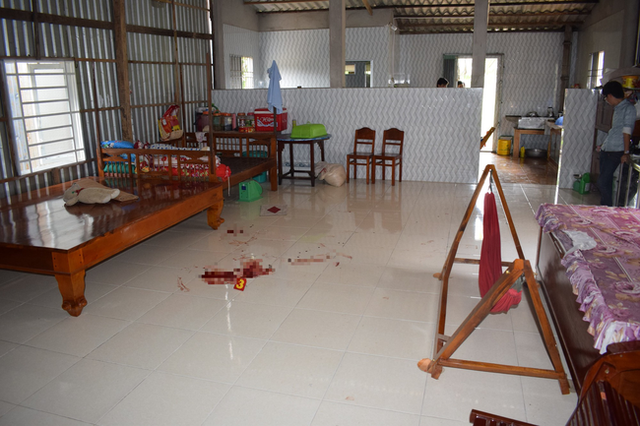Hiện trường vụ án mạng đau lòng.