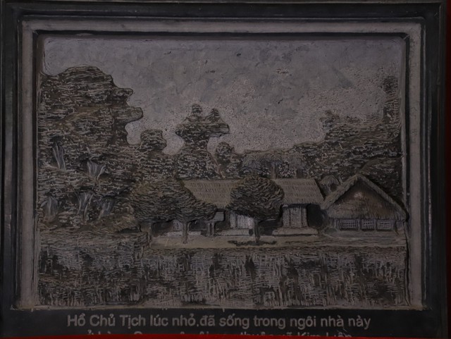 Ngôi nhà tại làng Hoàng Trù (nay là làng Chùa, xã Kim Liên, huyện Nam Đàn, tỉnh Nghệ An) - nơi Bác đã cất khóc tiếng chào đời và trải qua những năm tháng đầu đời, cho đến khi 5 tuổi, Người theo cha vào Huế.
