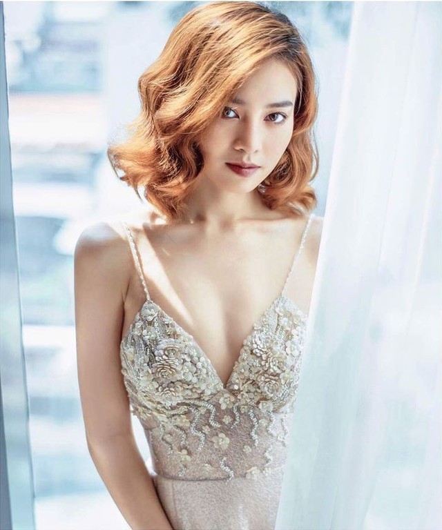 Vẻ đẹp nhẹ nhàng của Ninh Dương Lan Ngọc tạo ra cho cô một sức hút riêng.