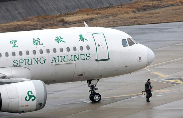 Máy bay của hãng hàng không Spring Airlines, Trung Quốc. Ảnh: Rex.