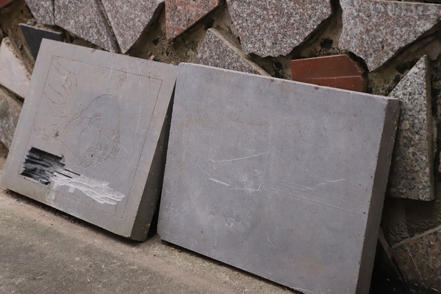 
Sản phẩm đá thô đã qua tạo khối được nghệ nhân Triệu Hoàng Giang lấy từ núi Nhồi, Thanh Hoá.
