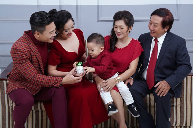 Gia đình nhỏ của Hồng Phượng hiện sống cùng bố mẹ chồng ở TP HCM.