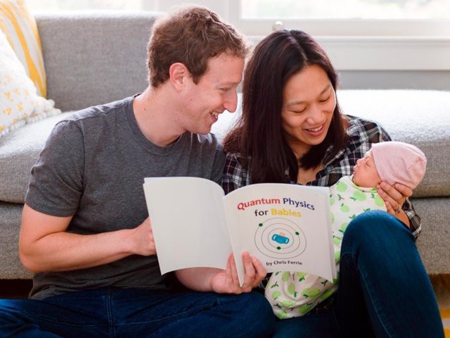 Vợ chồng Zuckerberg đều đã ký Giving Pledge, cam kết cho đi phần lớn tài sản làm từ thiện. Họ có kế hoạch tặng 99% cổ phần Facebook cho Sáng kiến Chan Zuckerberg do cả hai thành lập.