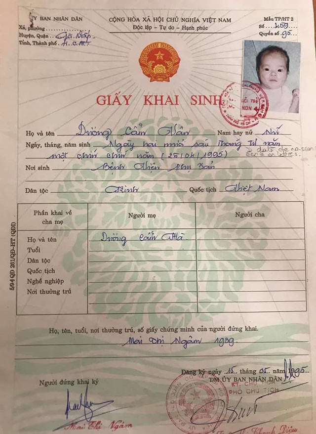 
Giấy khai sinh của Marie khi ở Việt Nam.
