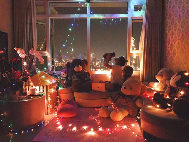 
Trong một b&agrave;i phỏng vấn năm 2017, H&ograve;a Minzy tiết lộ c&ocirc; vẫn thu&ecirc; nh&agrave; trọ ở Tp.HCM, kh&ocirc;ng x&agrave;i h&agrave;ng hiệu v&igrave; &iacute;t tiền.
