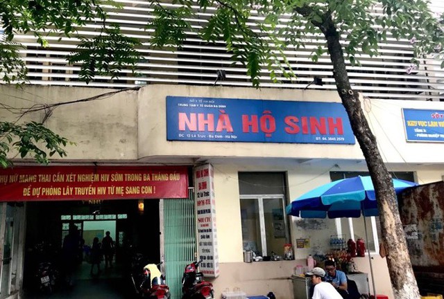 
Nhà hộ sinh Ba Đình - nơi cấp cứu kịp thời cho 2 bé sơ sinh bị đẻ rơi. Ảnh: T.H
