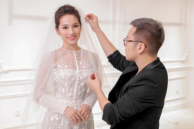 Váy cưới của Sara Lưu được đặt may riêng từ NTK Chung Thanh Phong.