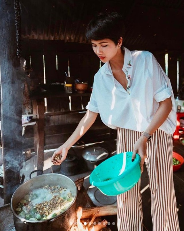 Mỗi lần về quê, Top 6 Vietnam Next Top Model 2015 lại gây thương nhớ với hình ảnh giản dị thế này.
