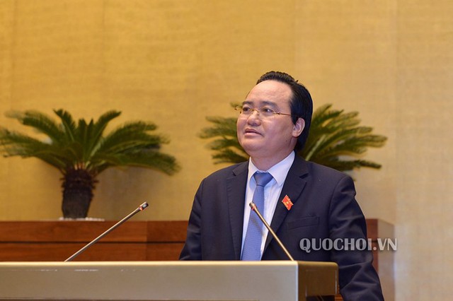 
Bộ trưởng Bộ GD&ĐT Phùng Xuân Nhạ giải trình trước những ý kiến của các ĐBQH. ảnh: Quochoi.vn
