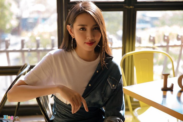Sau đó, cô chia sẻ kế hoạch gia nhập showbiz và học các khóa về diễn xuất