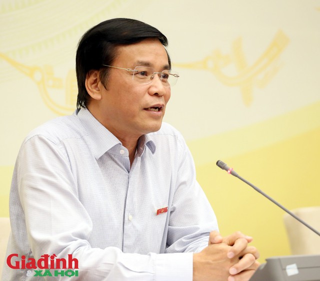 Ông Nguyễn Hạnh Phúc trong buổi thông tin cho báo chí chiều ngày 10/6.