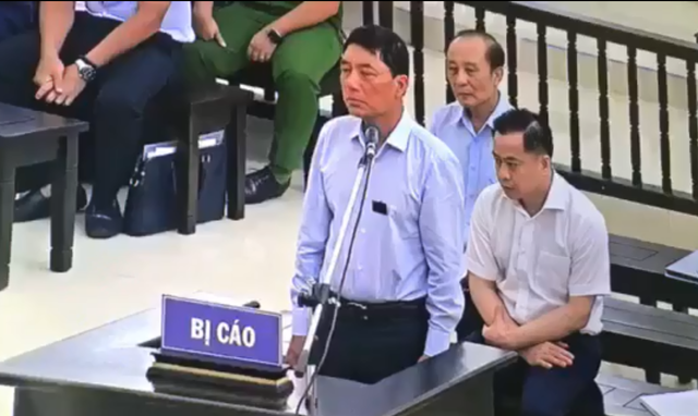 
Cựu Thứ trưởng Bộ Công an Trần Việt Tân tại tòa. Ảnh: NH
