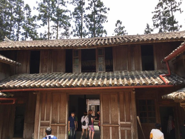 
Dinh thự vua Mèo đã trở thành điểm du lịch thu hút mọi du khách khi đến Hà Giang. Ảnh: Mai Anh Nguyễn
