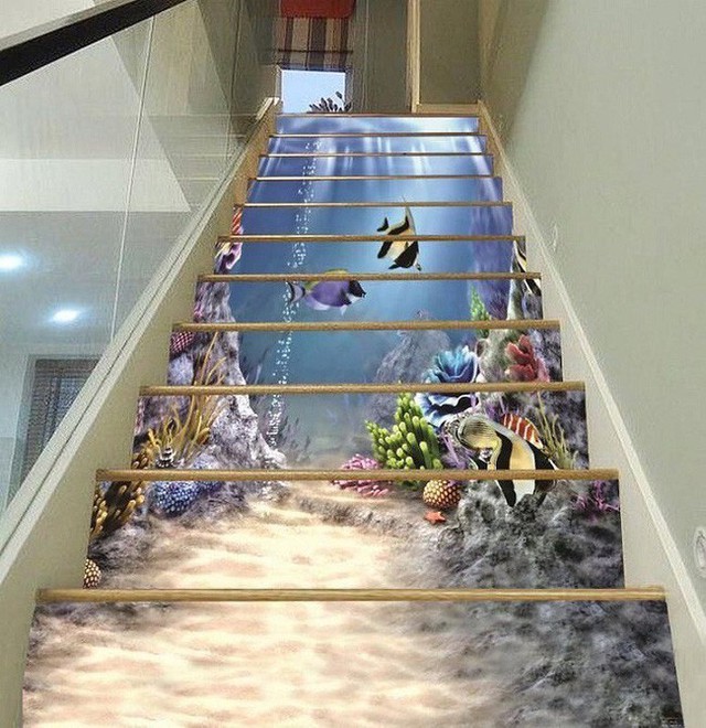 
Lấy cảm hứng từ đại dương xanh, thiết kế cầu thang 3D này mang trọn cả thế giới ngầm đến cầu thang của gia chủ.
