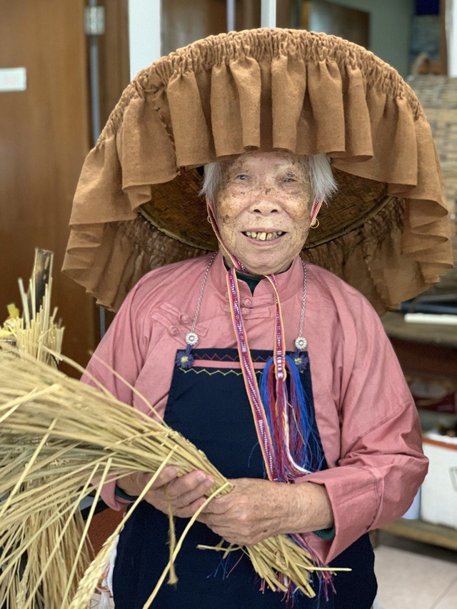 Man Kam-hop là người phụ nữ lớn tuổi nhất ở đây.