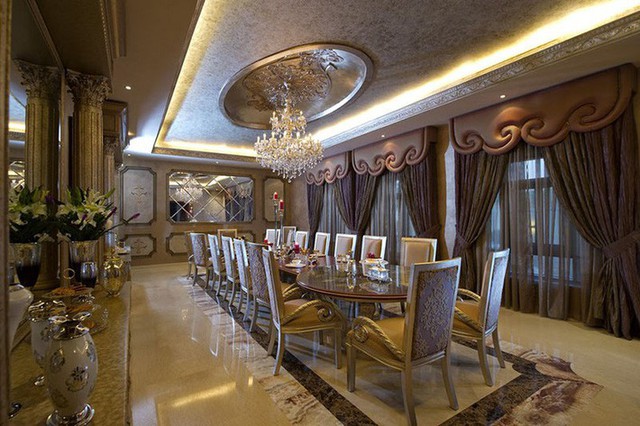 
Những căn phòng ăn theo phong cách nội thất cổ điển luôn ghi điểm nhờ vẻ đẹp sang trọng, đẳng cấp.
