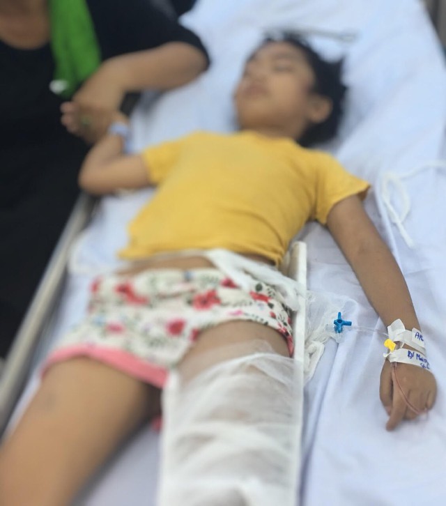 
Bệnh nhi vụ tai nạn thảm khốc ở Mai Châu, Hoà Bình sáng 17/6 đang được điều trị tại Bệnh viện Việt Đức
