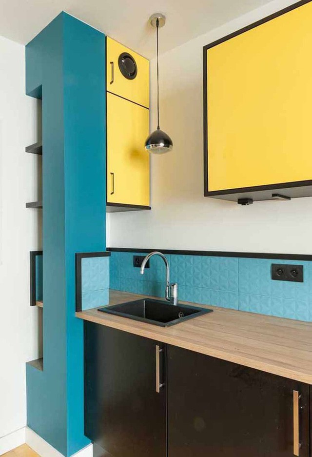 
Thực tế, sử dụng màu sắc trang trí là một cách vô cùng hữu dụng khi bạn dùng để cải tạo không gian phòng bếp.
