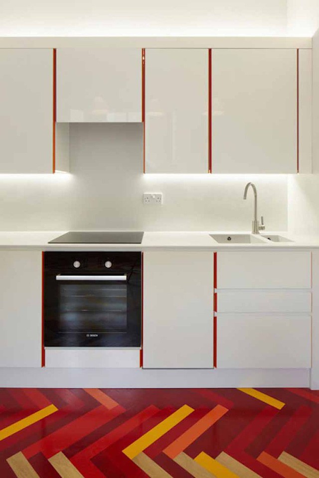 
Bạn hoàn toàn có thể tự mình trang trí cho căn bếp gia đình thêm màu sắc để trông nổi bật hơn.
