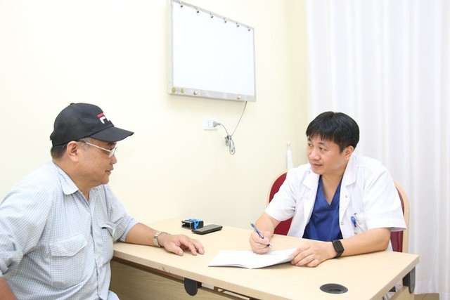 
Khám, tư vấn bệnh lý dạ dày, thực quản cho bệnh nhân tại Bệnh viện Việt Đức.

