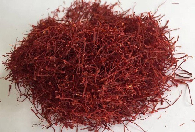 Nhụy hoa nghệ tây hiện đang được rao bán tràn ngập trên thị trường