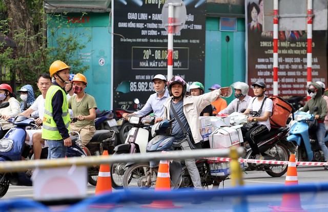 Hỗn loạn giao thông tại dự án ga ngầm Hà Nội sắp thi công trên đường Trần Hưng Đạo - Ảnh 10.