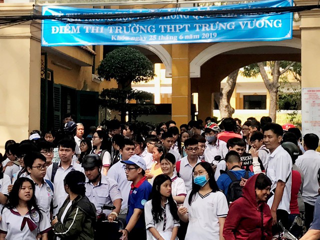 TP.HCM: Thi sinh đánh giá đề thi Ngữ văn THPT 2019 khá hay và dễ - Ảnh 3.