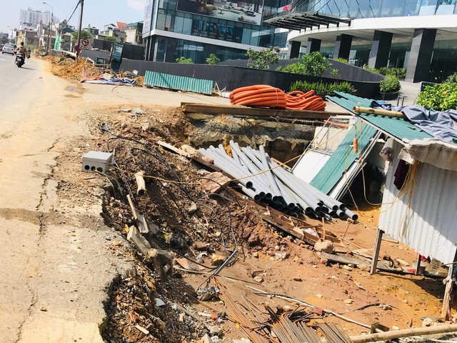 Hà Nội: Tiềm ẩn nguy cơ tai nạn do thi công ẩu tại đường Nguyễn Khoái - Ảnh 10.