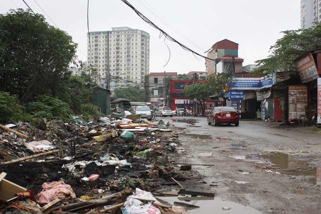 Con đường đau khổ bậc nhất Thủ đô khiến người dân đánh vật gần thập kỷ - Ảnh 4.