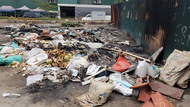 Theo thống kê của Công ty Vệ sinh môi trường đô thị Hà Nội, lượng rác thải sinh hoạt hằng ngày của Hà Nội khoảng 6.000 tấn, trong đó lượng chất thải rắn xây dựng chiếm khoảng 1.500 tấn.