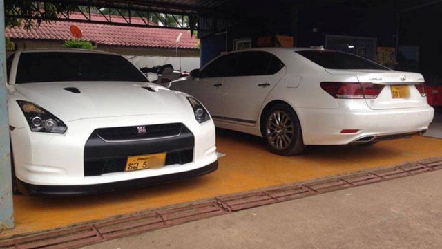 Bóc trần chiêu trò đưa xe biển số Lào về Việt Nam tiêu thụ - Ảnh 1. Bóc trần chiêu trò đưa xe biển số Lào về Việt Nam tiêu thụ - Ảnh 1.