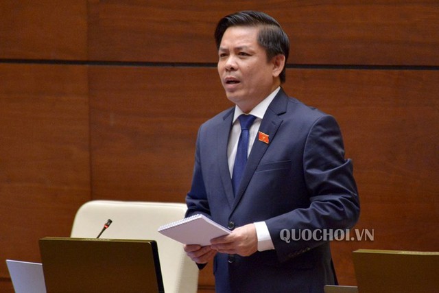 Bộ trưởng Bộ GTVT Nguyễn Văn Thể trả lời chất vấn các ĐBQH.
