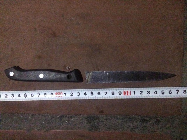 Hung khí đối tượng dùng để gây án. Ảnh Diệu Linh