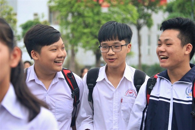 Các thí sinh dự thi lớp 10 THPT ở Hà Nội năm học 2019-2020. Ảnh: Thanh Hùng.