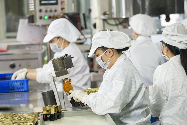 Cận cảnh quy trình sản xuất mỹ phẩm 5AC tại nhà máy