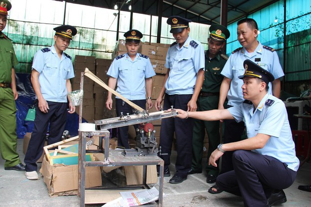 
Chi cục Hải quan Tân Thanh đang tiến hành phối hợp với các lực lượng chức năng trong tỉnh Lạng Sơn để điều tra làm rõ về toàn bộ số hàng hoá vi phạm.
