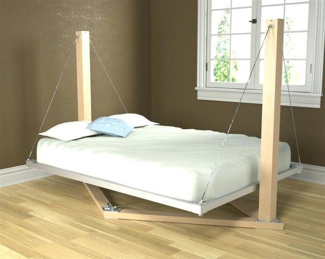 Bạn nghĩ sao về kiểu giường pallet phiên bản treo này nào? Hẳn là nó sẽ mang đến cho bạn những giấc ngủ tựa như đang bồng bềnh trên mây vậy!