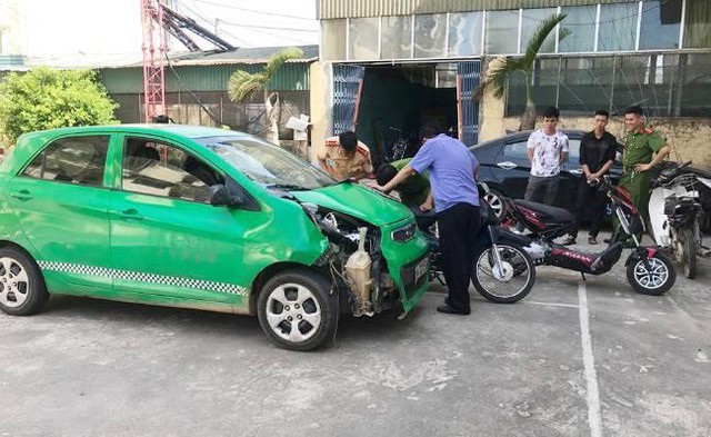 Hà Tĩnh: Lái xe gây tai nạn liên hoàn khiến nhiều người bị thương rồi bỏ trốn - Ảnh 1.