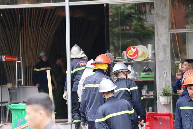 Hà Nội: Hiện trường vụ cháy lớn tại quán gà ở KĐT Thiên đường Bảo Sơn - Ảnh 5.