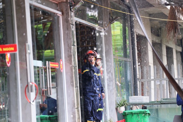 Hà Nội: Hiện trường vụ cháy lớn tại quán gà ở KĐT Thiên đường Bảo Sơn - Ảnh 6.