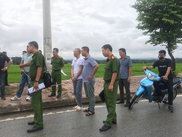 Lực lượng chức năng đang tiến hành thực nghiệm hiện trường. (Ảnh: Helino)