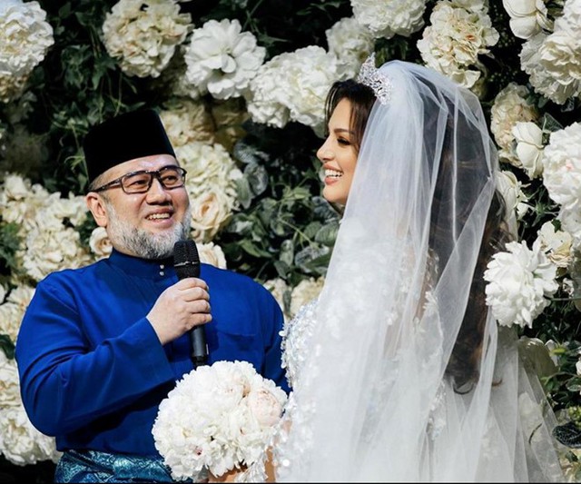 Hình ảnh đám cưới hạnh phúc với cựu vương Malaysia được hoa hậu Moscow đăng lên Instagram. Ảnh: Instagram/rihanapetra.
