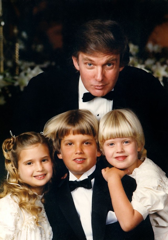 Gia đình hạnh phúc một thời của Ivanka Trump.