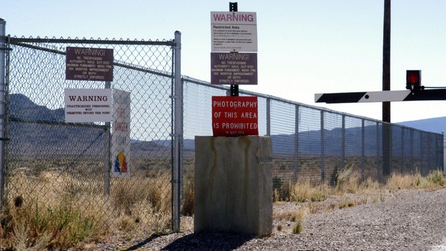 Chính phủ Mỹ chỉ chính thức thừa nhận sự tồn tại của căn cứ quân sự nằm giữa lòng sa mạc Nevada - Khu vực 51 vào năm 2013.
